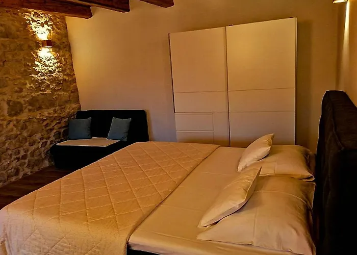 Dalmatian Stone House Turanj