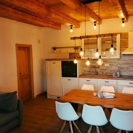 Dalmatian Stone House Apartment Turanj