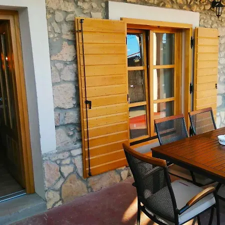 Dalmatian Stone House Apartment Turanj