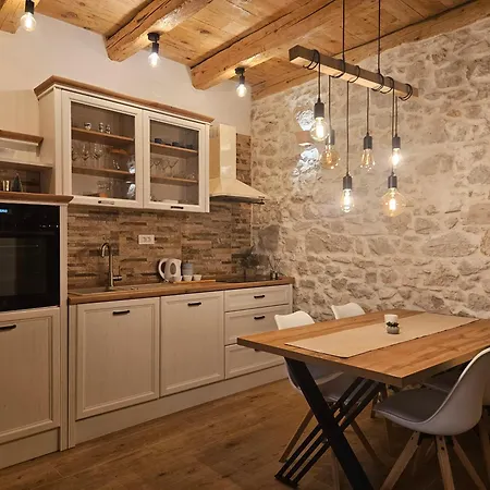 Apartment Dalmatian Stone House